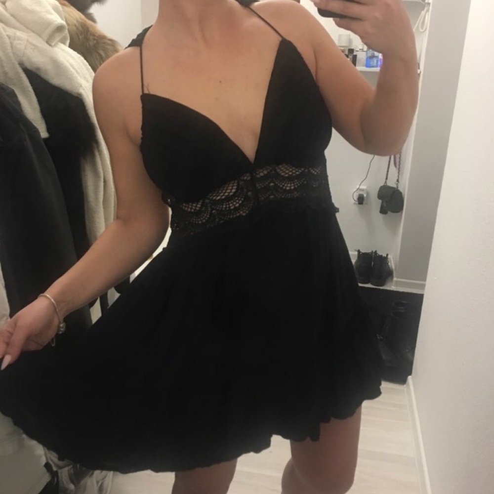 Bohemian 200 Degree Crochet Backless Lace  Dress - Picture 6 of 8